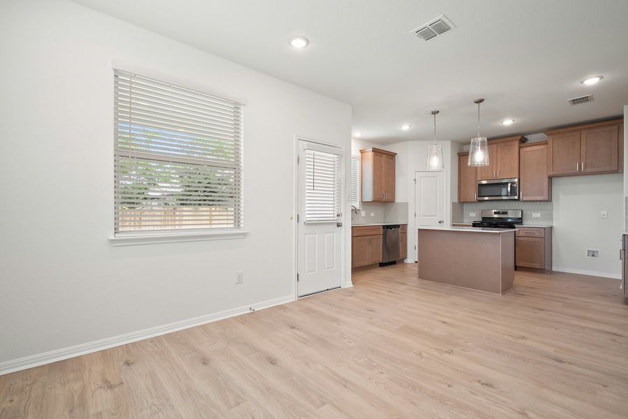 013_lnb09608_668 013_lnb09608_668