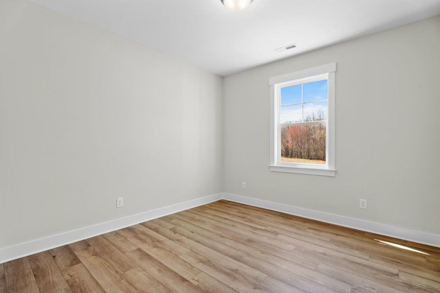 Spacious, unfurnished interior of a new home in Redland, Advance (Image 19).