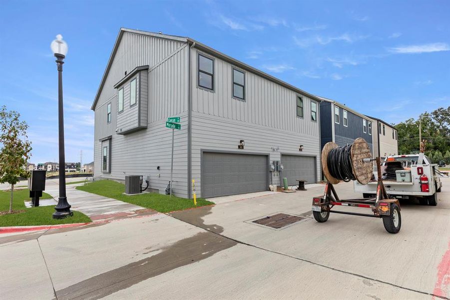 27. 27. 901 Janwood - Back