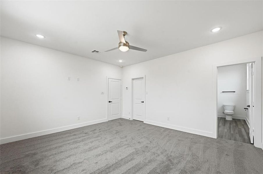 Spacious, unfurnished interior of a new home in , Dallas (Image 31).