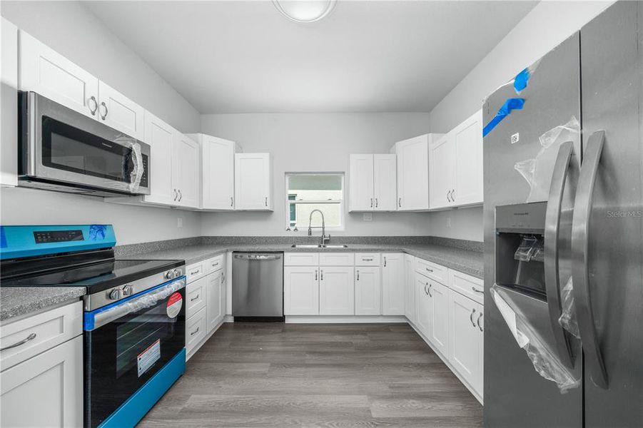 Furnished interior view inside a new home in , Sebring (Image 33).