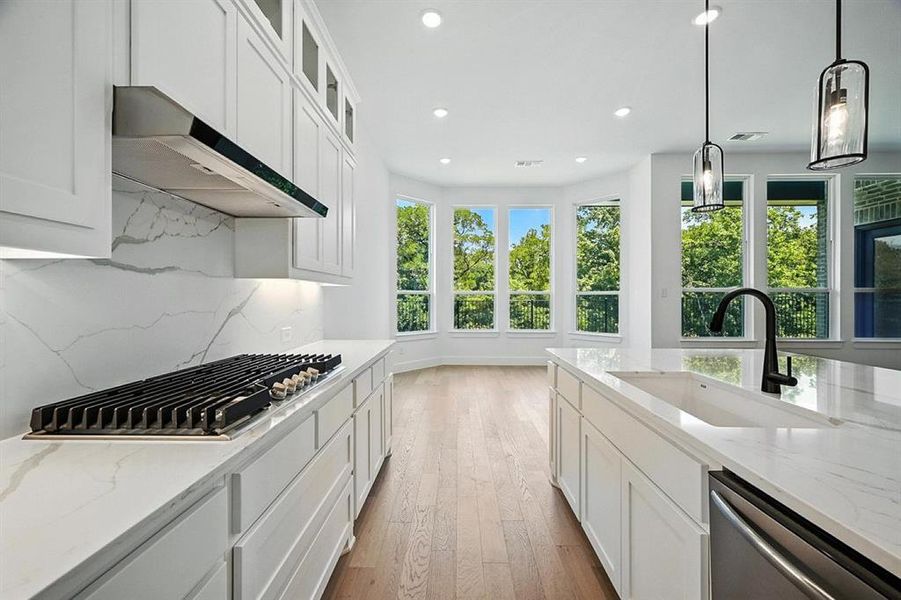 Furnished interior view inside a new home in Thompson Farms: 60ft. lots, Van Alstyne (Image 15). Furnished interior view inside a new home in Thompson Farms: 60ft. lots, Van Alstyne (Image 15).