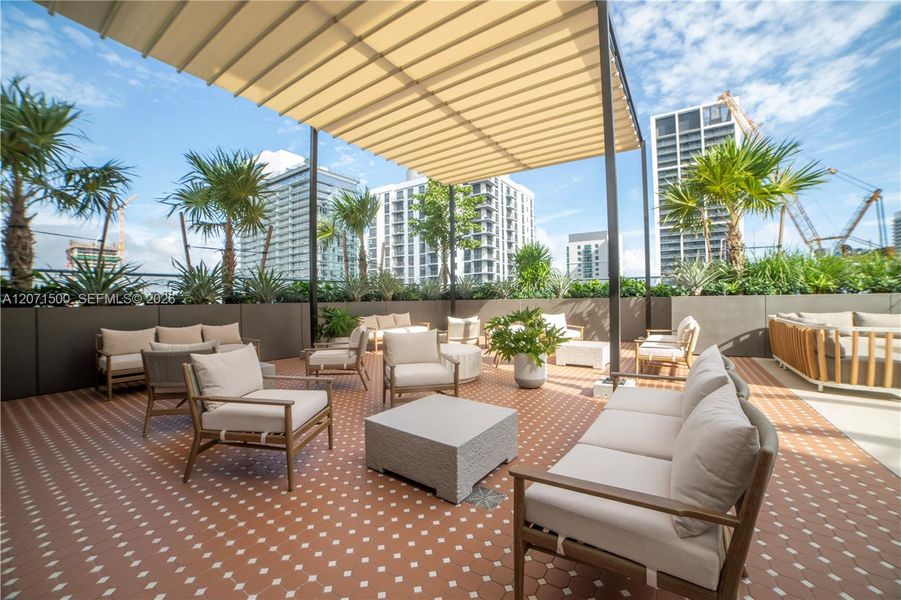 Community amenities in , Miami (Image 32).