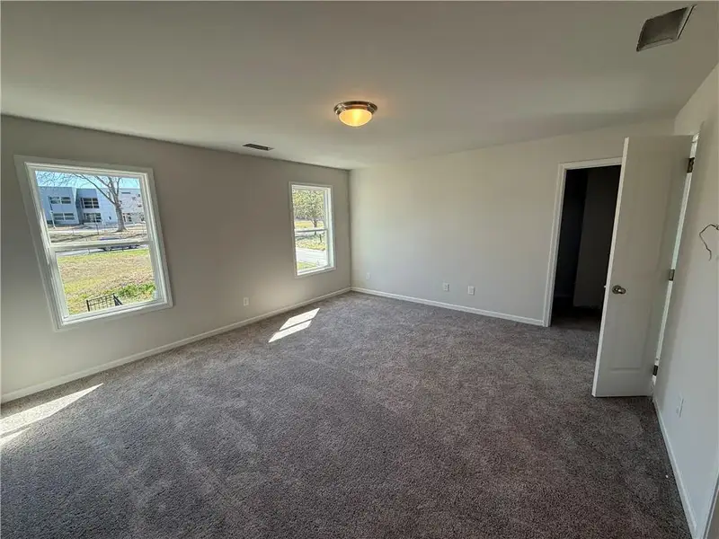 Spacious, unfurnished interior of a new home in Longview Run, Decatur (Image 8).