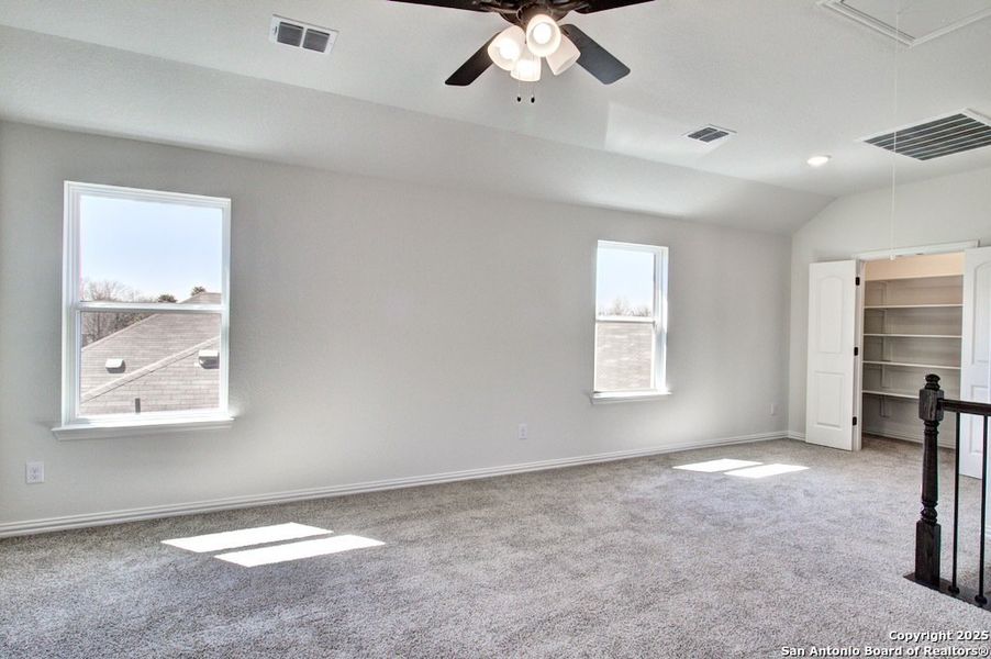 Spacious, unfurnished interior of a new home in Casinas at Gruene, New Braunfels (Image 23). Spacious, unfurnished interior of a new home in Casinas at Gruene, New Braunfels (Image 23).