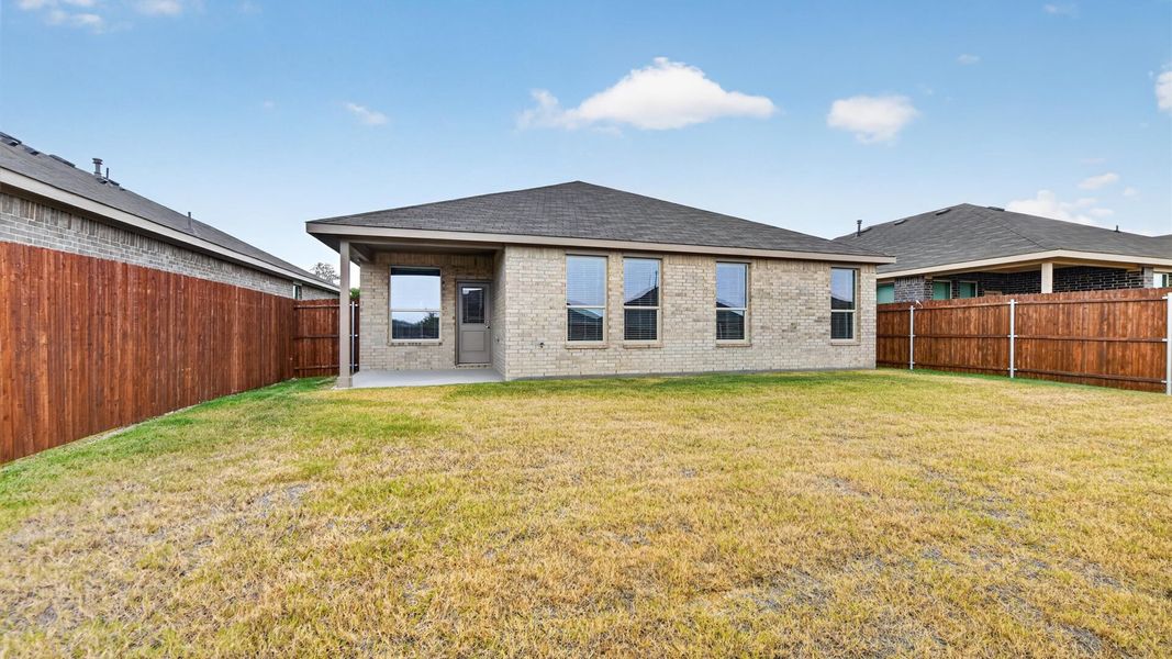 Exterior details and patio area of a home in Legado, Cleburne (Image 23). Exterior details and patio area of a home in Legado, Cleburne (Image 23).