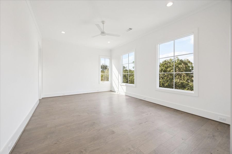 Secondary bedroom 1 - Second floor with en suite bath at left. Secondary bedroom 1 - Second floor with en suite bath at left.