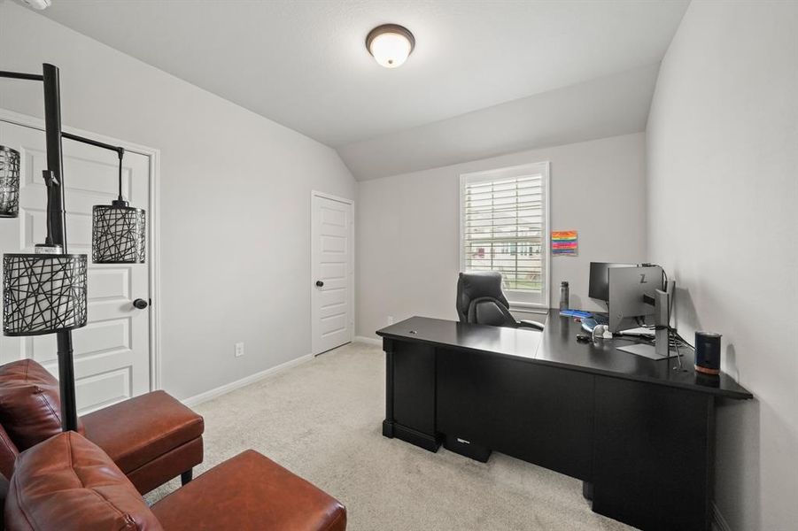 Image 34 of a home in Summit at Lake Travis.