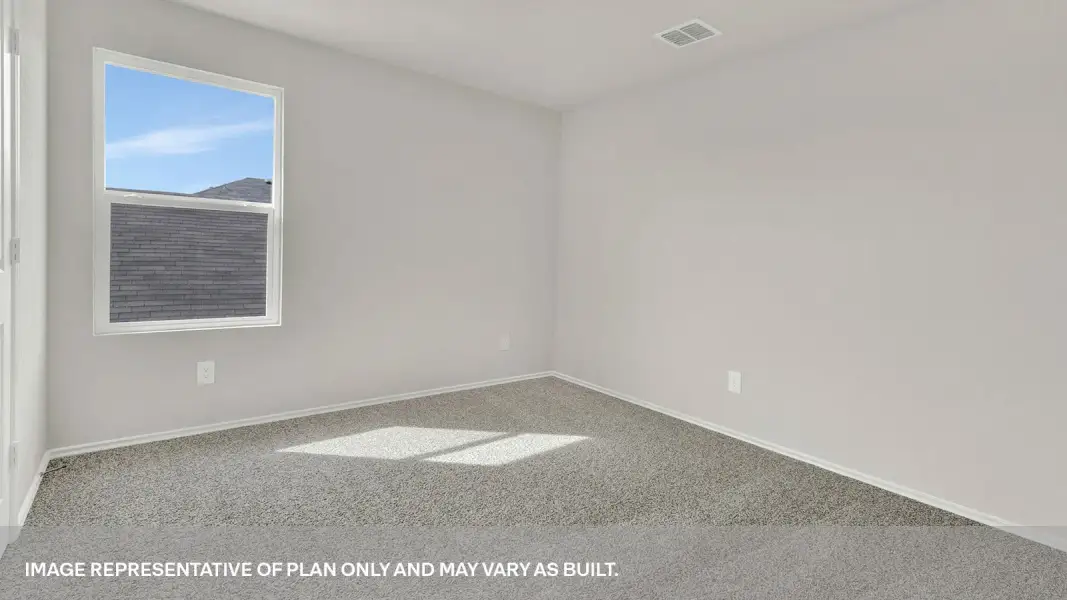 Spacious, unfurnished interior of a new home in Spring Valley, New Braunfels (Image 14).