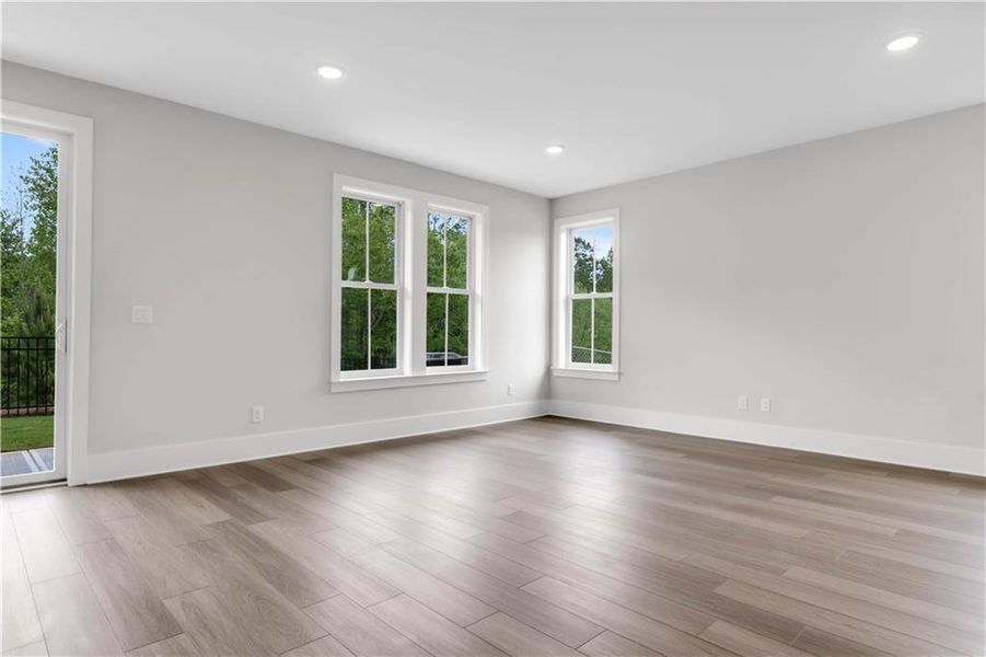 Spacious, unfurnished interior of a new home in Echo Park, Suwanee (Image 24).