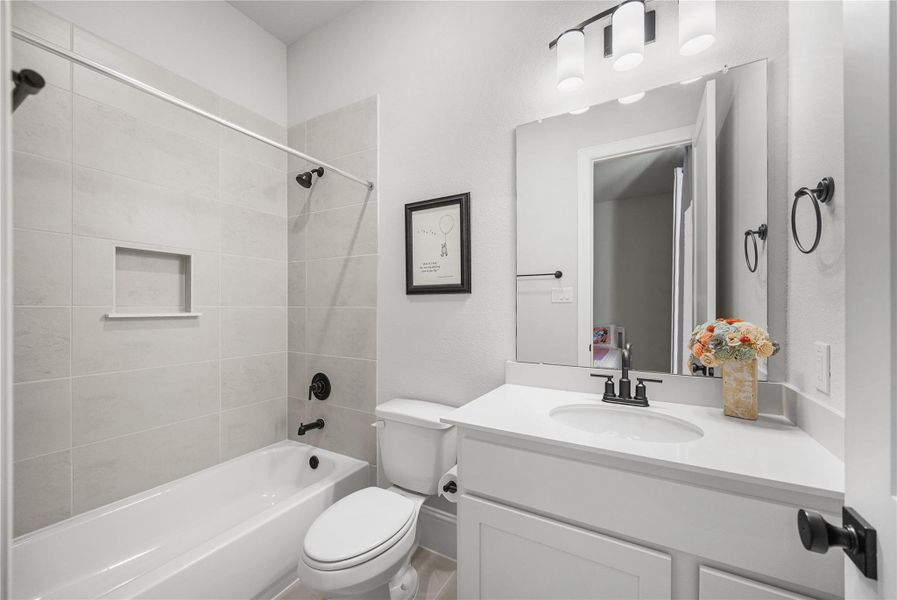 Ensuite bath in the 3rd bedroom.