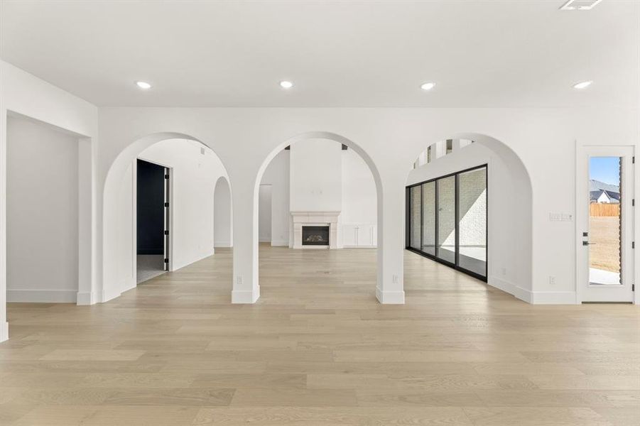 25. 3209 Canonero - Dining (2)