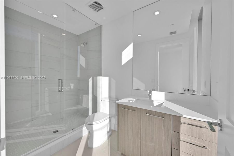 Furnished interior view inside a new home in , Fort Lauderdale (Image 7).