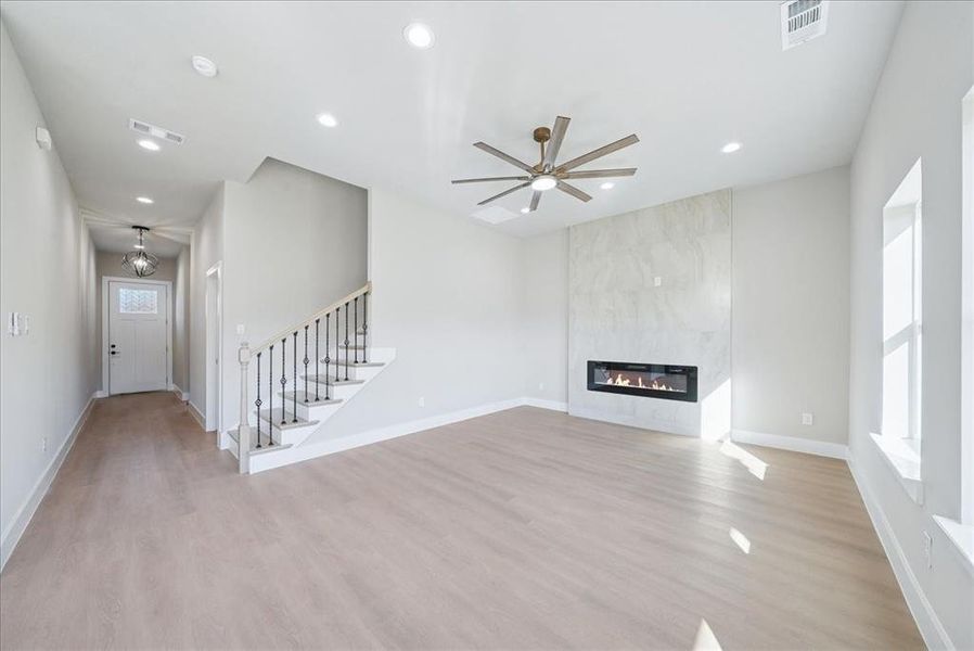 Spacious, unfurnished interior of a new home in , Waxahachie (Image 20).