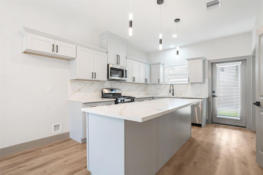 Furnished interior view inside a new home in Avenue Park, Houston (Image 8).