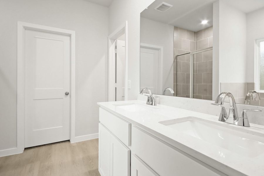Furnished interior view inside a new home in Oakwood Ranch, Willis (Image 6).
