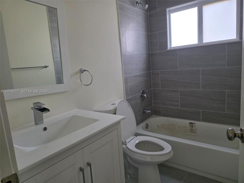 Furnished interior view inside a new home in , Lehigh Acres (Image 5).