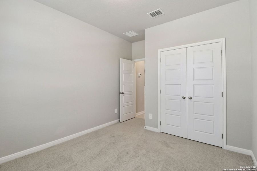 Spacious, unfurnished interior of a new home in Royal Crest, San Antonio (Image 31). Spacious, unfurnished interior of a new home in Royal Crest, San Antonio (Image 31).