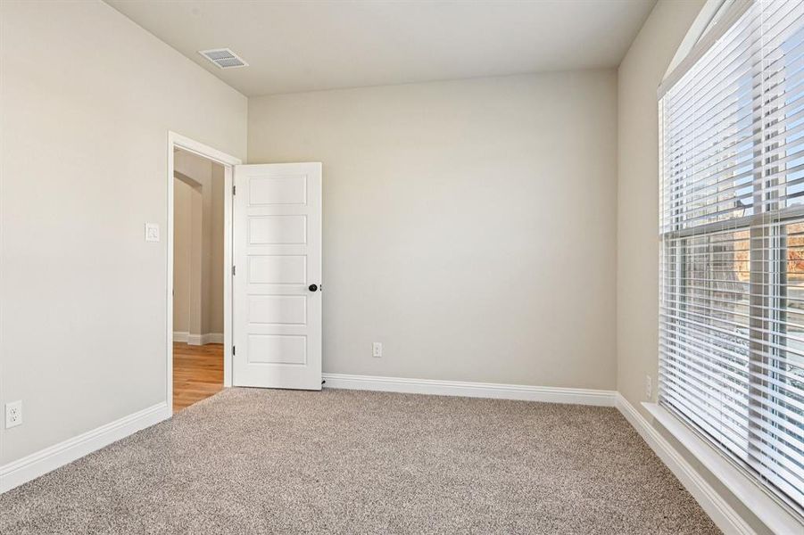 Spacious, unfurnished interior of a new home in , Alvarado (Image 20).