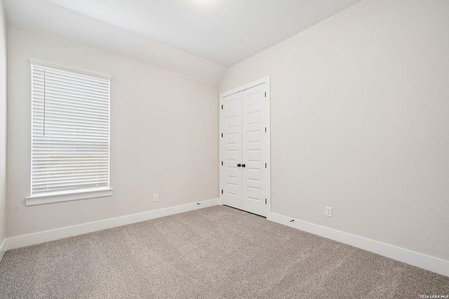 Spacious, unfurnished interior of a new home in Village at Three Oaks, Seguin (Image 20).