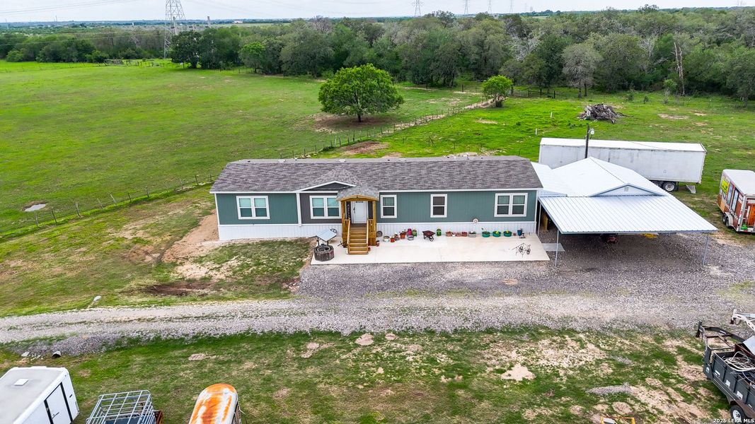 Exterior details and patio area of a home in , Seguin (Image 20).
