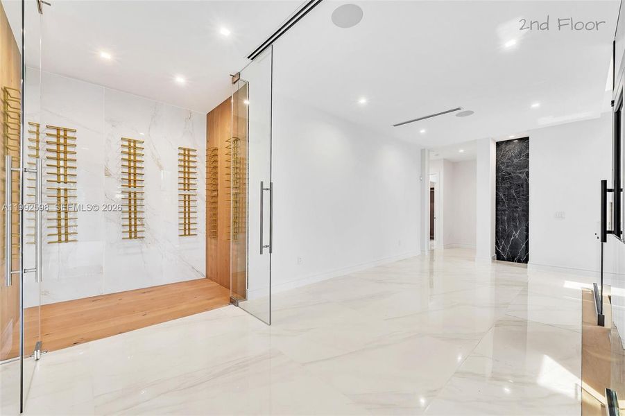 Spacious, unfurnished interior of a new home in , Key Largo (Image 66).