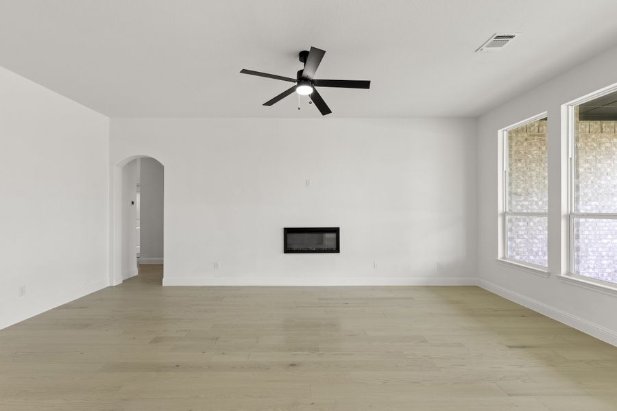 Spacious, unfurnished interior of a new home in Lovers Landing, Forney (Image 18). Spacious, unfurnished interior of a new home in Lovers Landing, Forney (Image 18).
