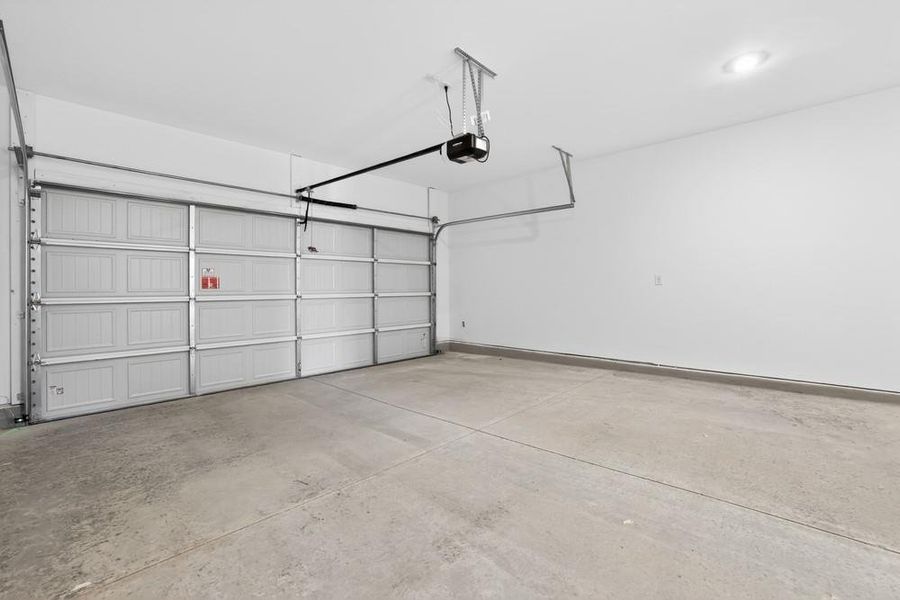 Spacious, unfurnished interior of a new home in Weatherfield, Buford (Image 35).