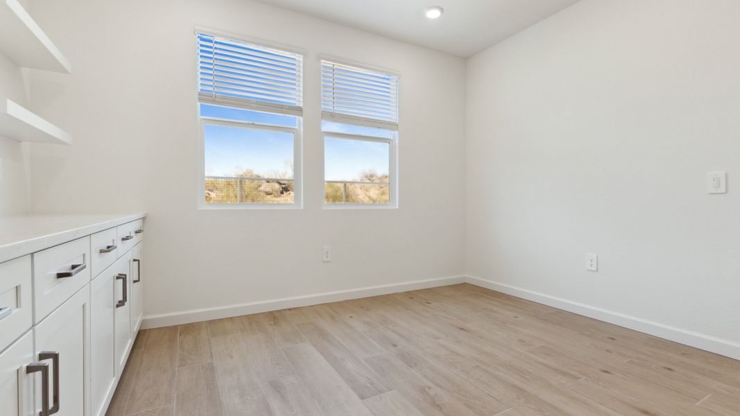 Spacious, unfurnished interior of a new home in Avance, Phoenix (Image 15).
