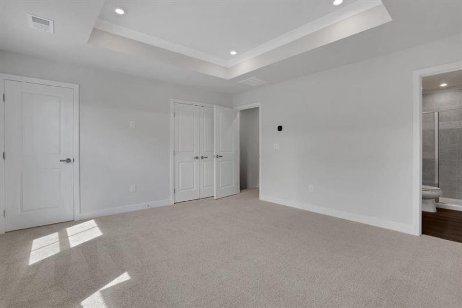 Spacious, unfurnished interior of a new home in Laurel Fields, Gainesville (Image 31).