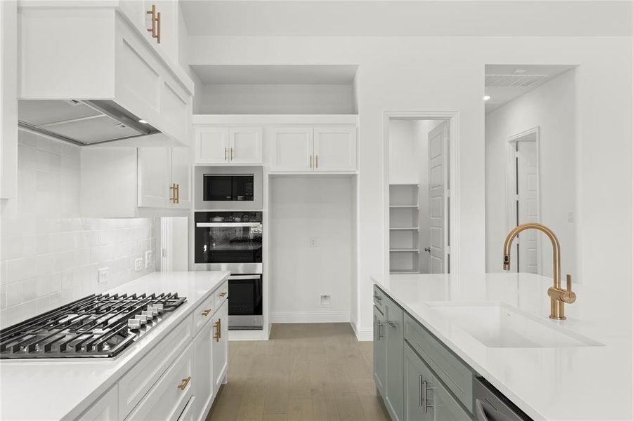 14. 3108 Tobias - Kitchen (3)