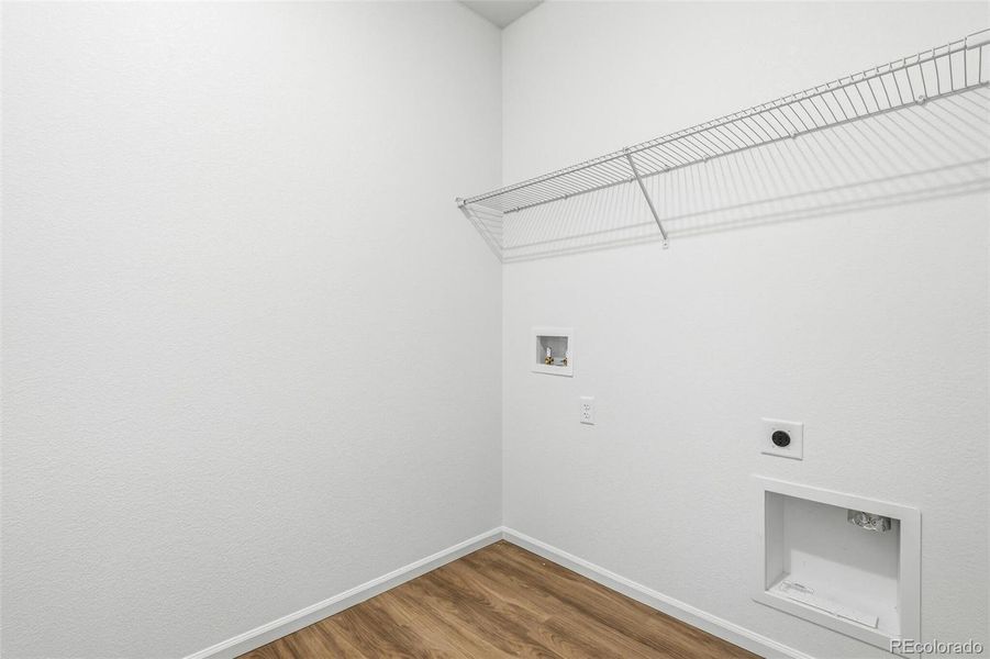 Spacious, unfurnished interior of a new home in Legato, Commerce City (Image 27).