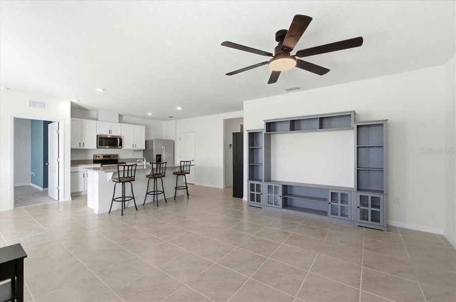 Furnished interior view inside a new home in , Lakeland (Image 9).