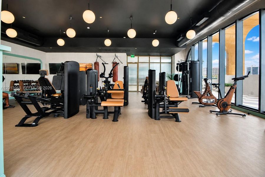 Community amenities in , Miami (Image 17).