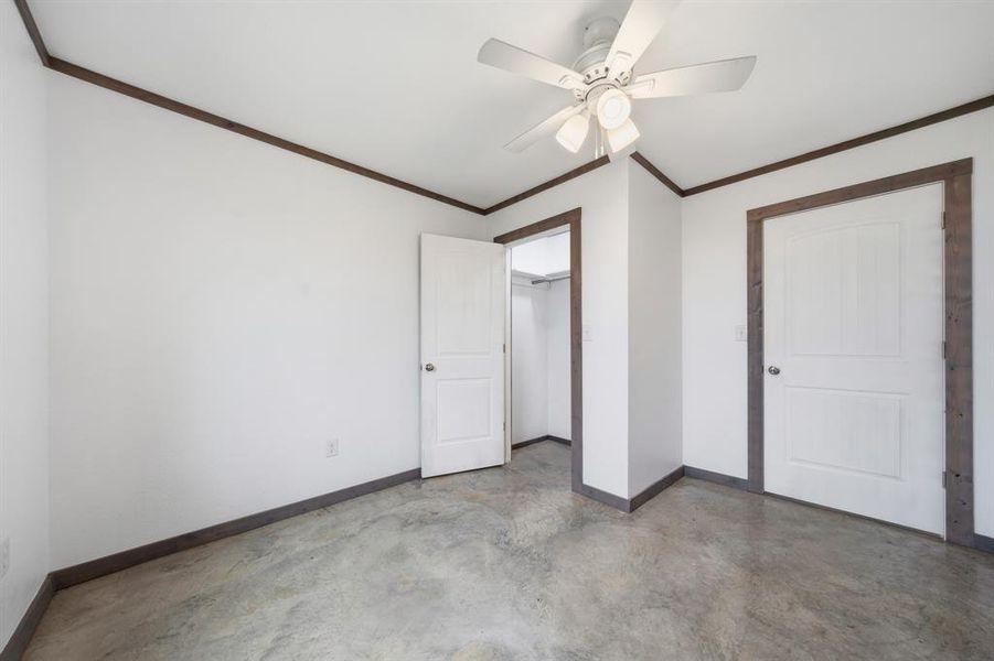 Spacious, unfurnished interior of a new home in , Walnut Springs (Image 20).