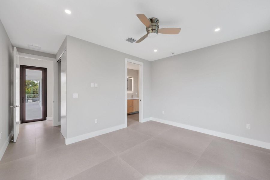 Spacious, unfurnished interior of a new home in , Wilton Manors (Image 28). Spacious, unfurnished interior of a new home in , Wilton Manors (Image 28).