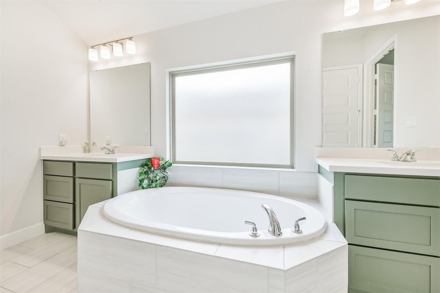 Image 38 of a home in Escondido.