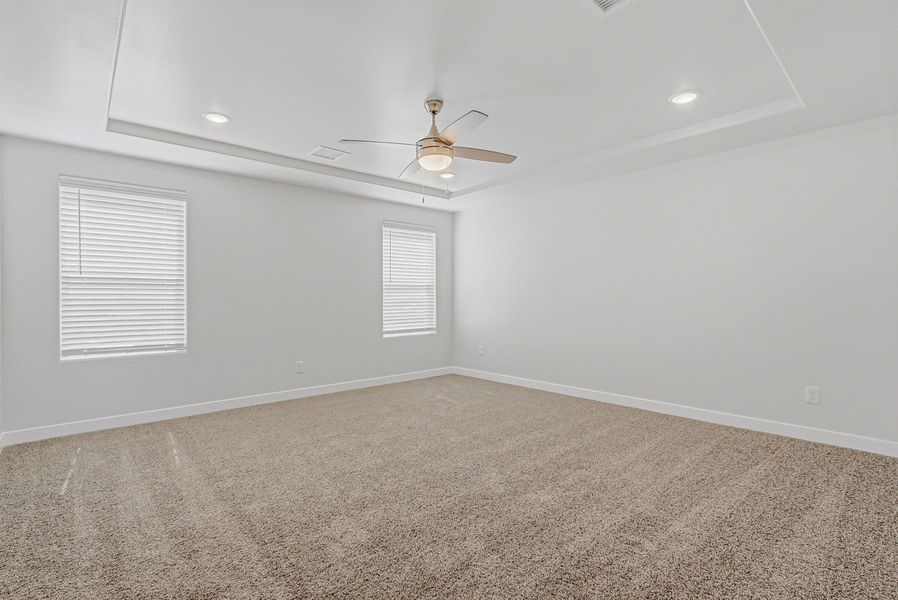 Spacious, unfurnished interior of a new home in Emerald Estates, El Paso (Image 22).