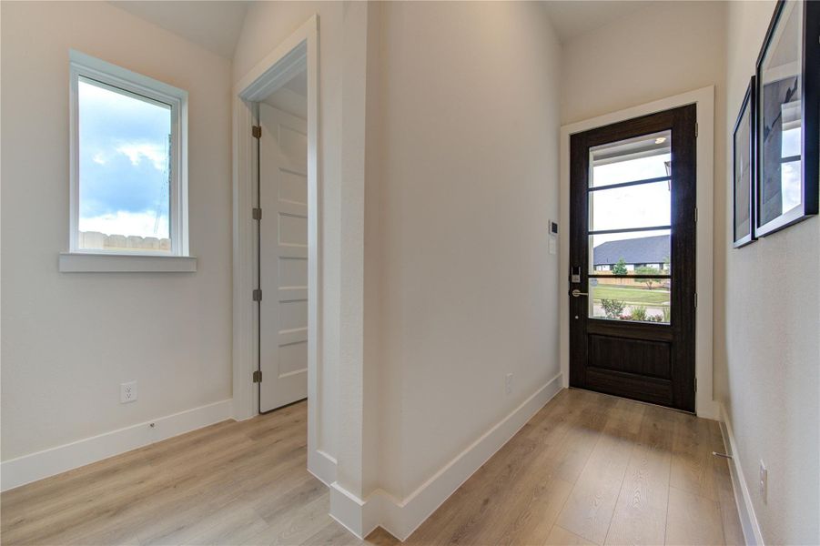 Spacious, unfurnished interior of a new home in Jordan Ranch, Katy (Image 20).