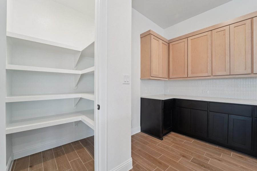 Furnished interior view inside a new home in Evergreen 55', Conroe (Image 12).