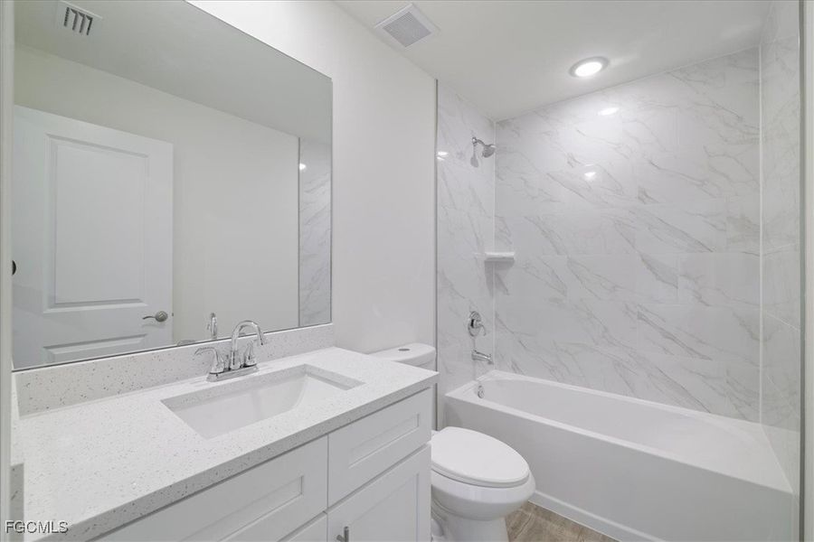 Furnished interior view inside a new home in Cape Coral, Cape Coral (Image 14).