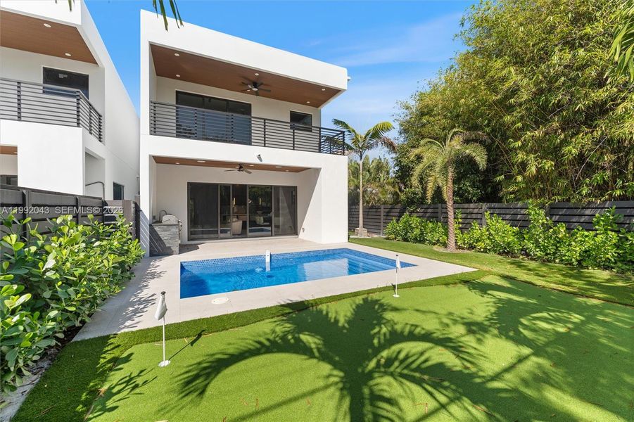 Exterior details and patio area of a home in , Fort Lauderdale (Image 21).