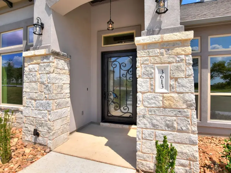 Representative exterior details of a home built from the Coronado I by Giddens Homes in Clearwater Ranch, Liberty Hill (Image 4).