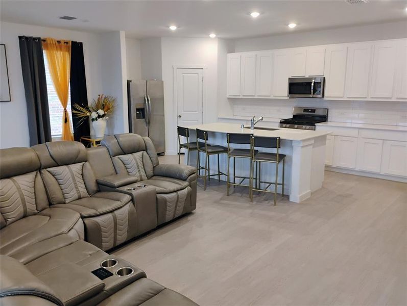 Furnished interior view inside a new home in Cypress Creek: Classic Collection, Princeton (Image 4). Furnished interior view inside a new home in Cypress Creek: Classic Collection, Princeton (Image 4).