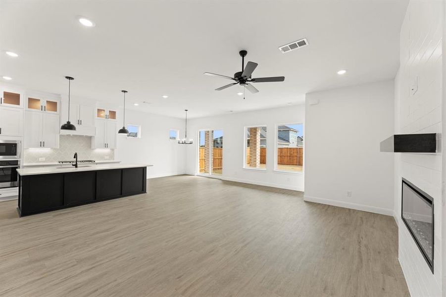 07. 5412 Sundarean - Family