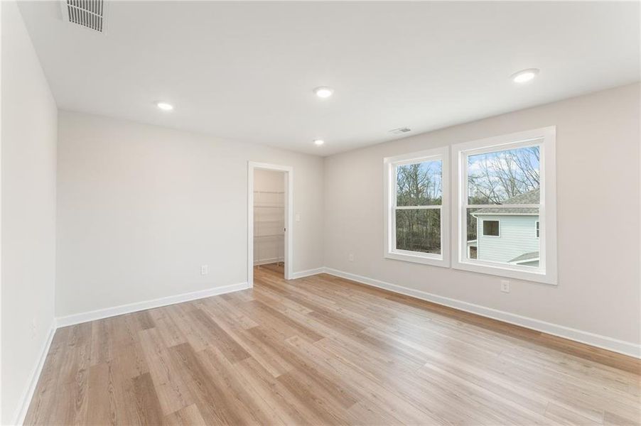 Spacious, unfurnished interior of a new home in , Marietta (Image 47).