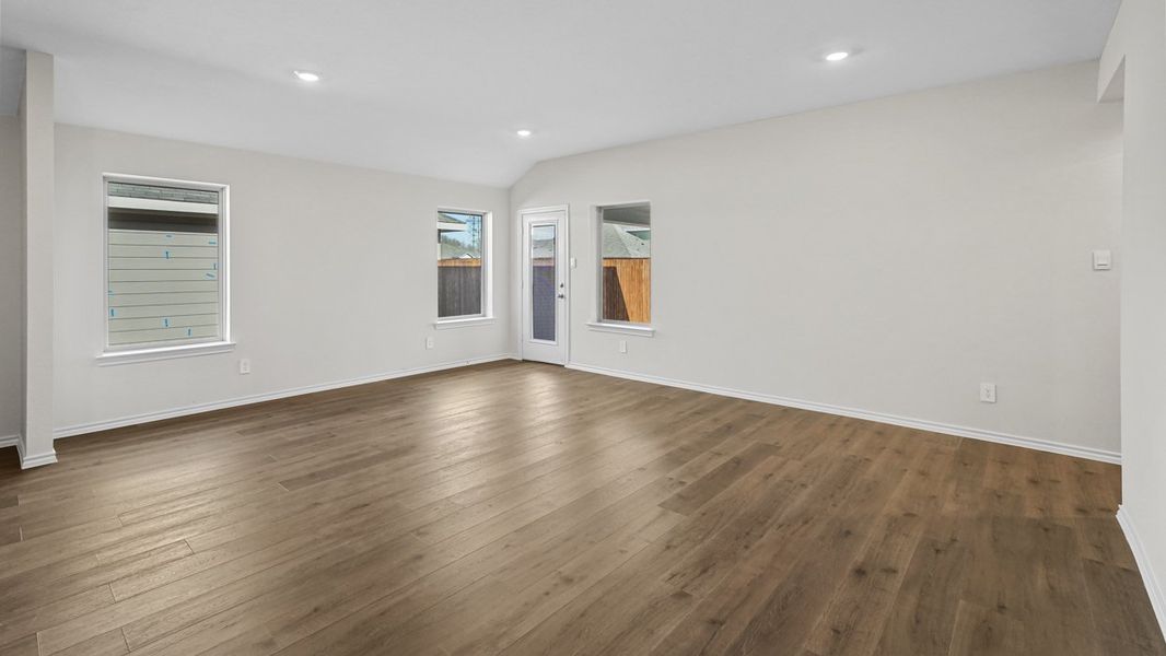 Representative unfurnished interior of a home built from the Lakeway by D.R. Horton in Cottonwood, Dorchester (Image 9).