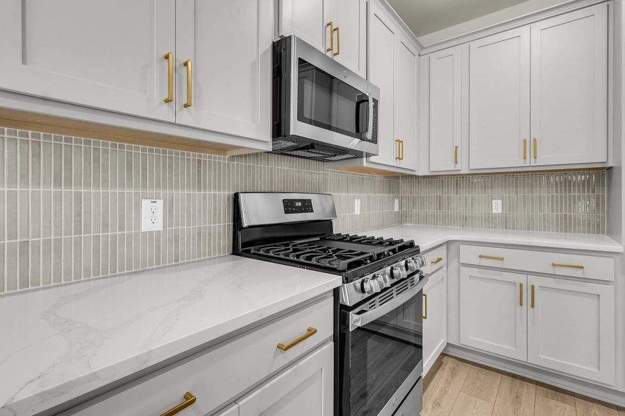 Similar Palmetto floorplan with Serene Collection. Features and finishes vary.