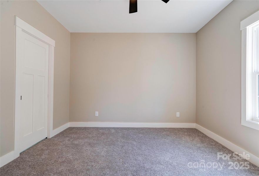 Spacious, unfurnished interior of a new home in , Kings Mountain (Image 15).