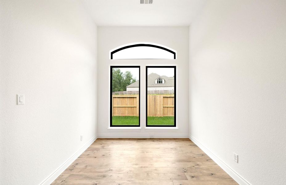 Spacious, unfurnished interior of a new home in Bridgeland 60′, Cypress (Image 26).